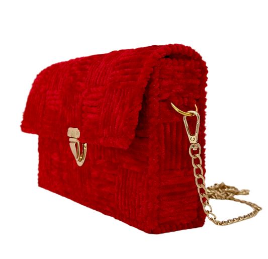 Velvet Radiance Clutch – Red Elegance Edition