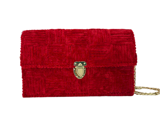 Velvet Radiance Clutch – Red Elegance Edition